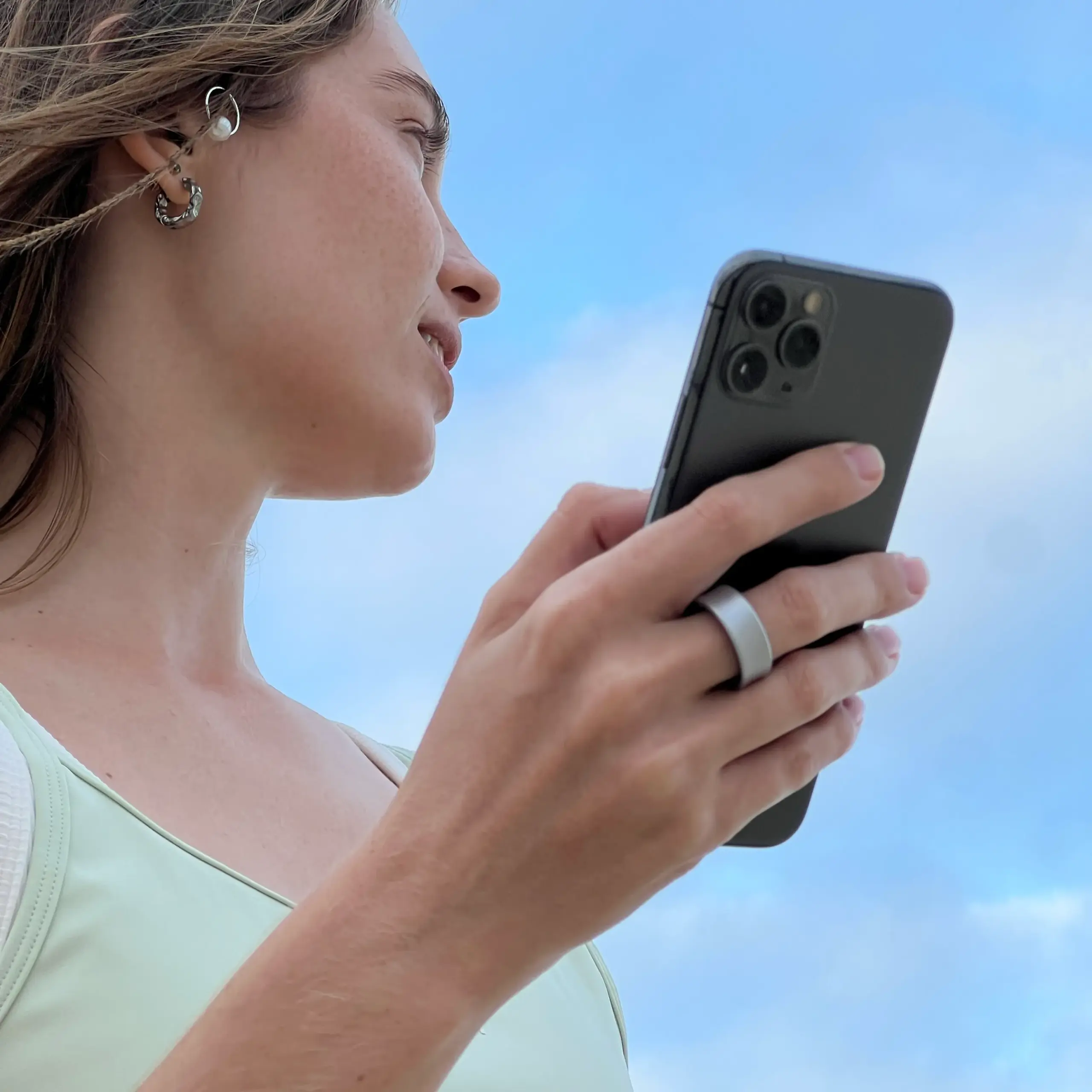 color: platinum-dust