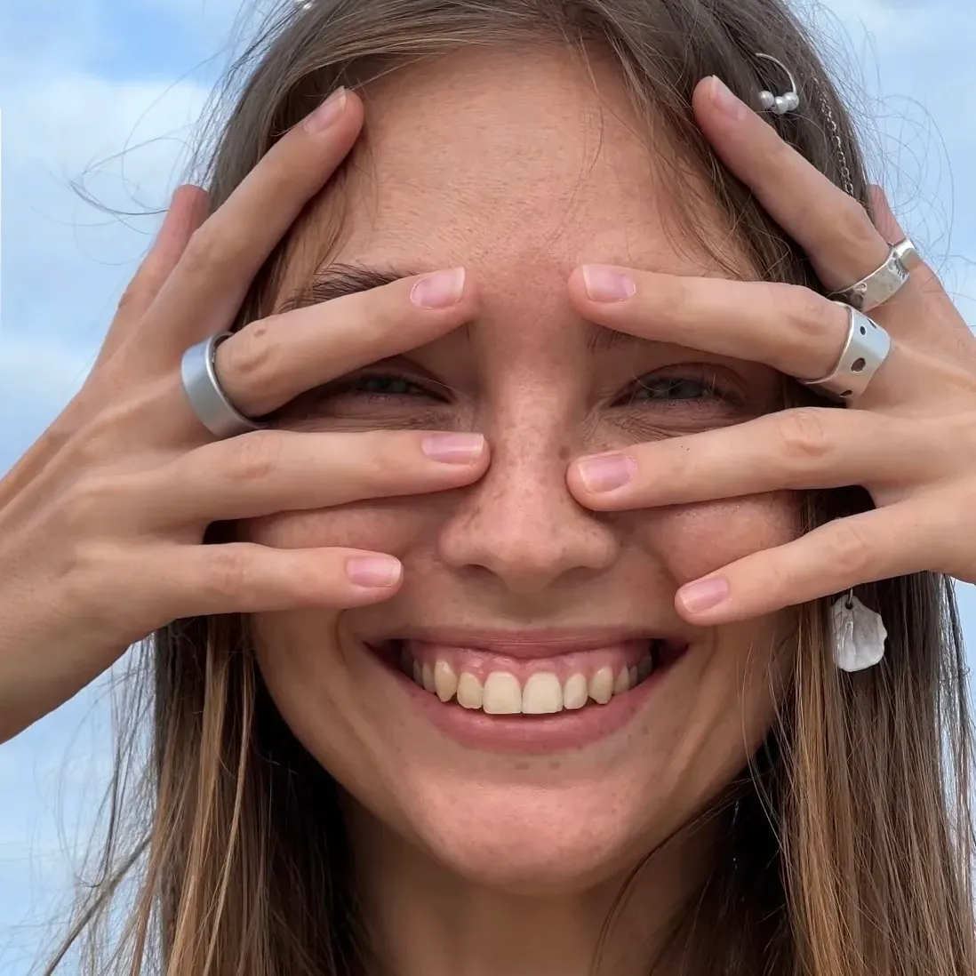 color: platinum-dust